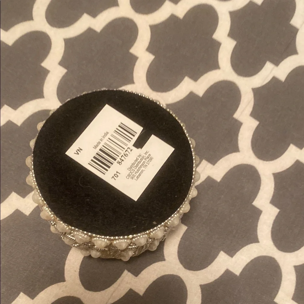 Elegant Pearl and silver jewelry box - Picture 3 of 5